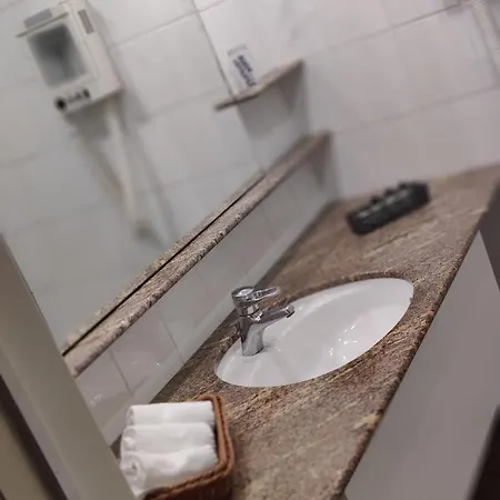 La Côte D'or Hotel 3*